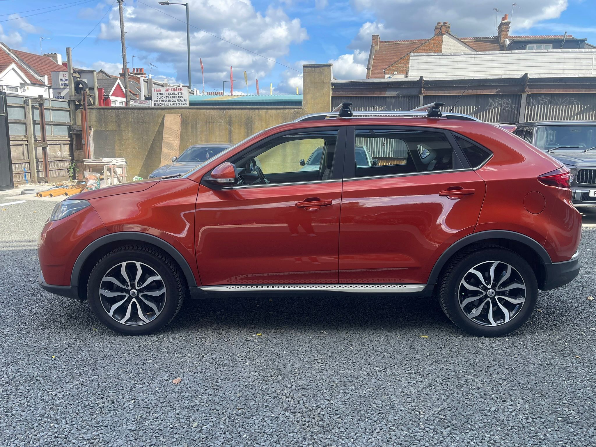 
								MG GS Exclusive S-A full									