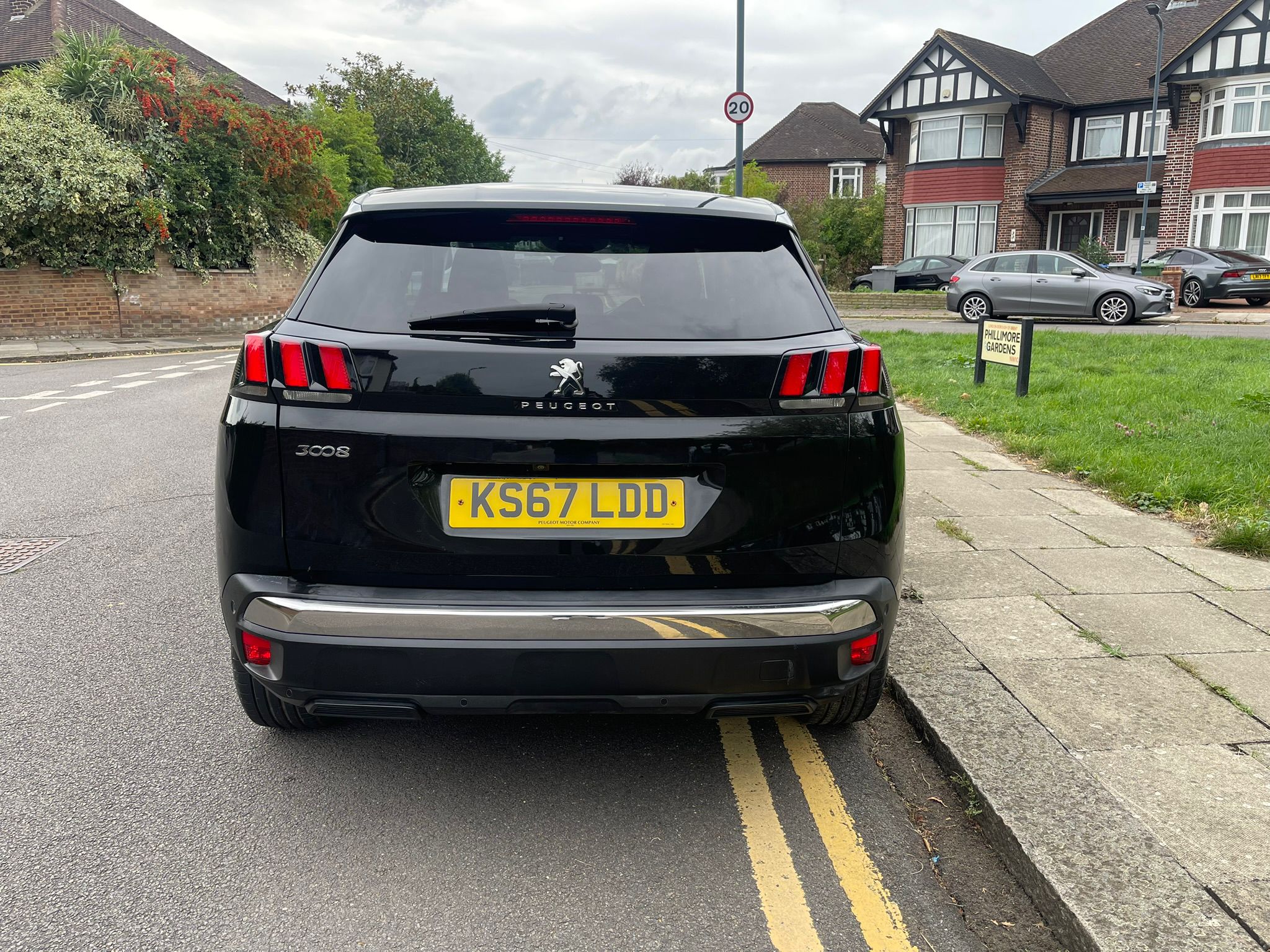
								Peugeot 3008 Allure full									
