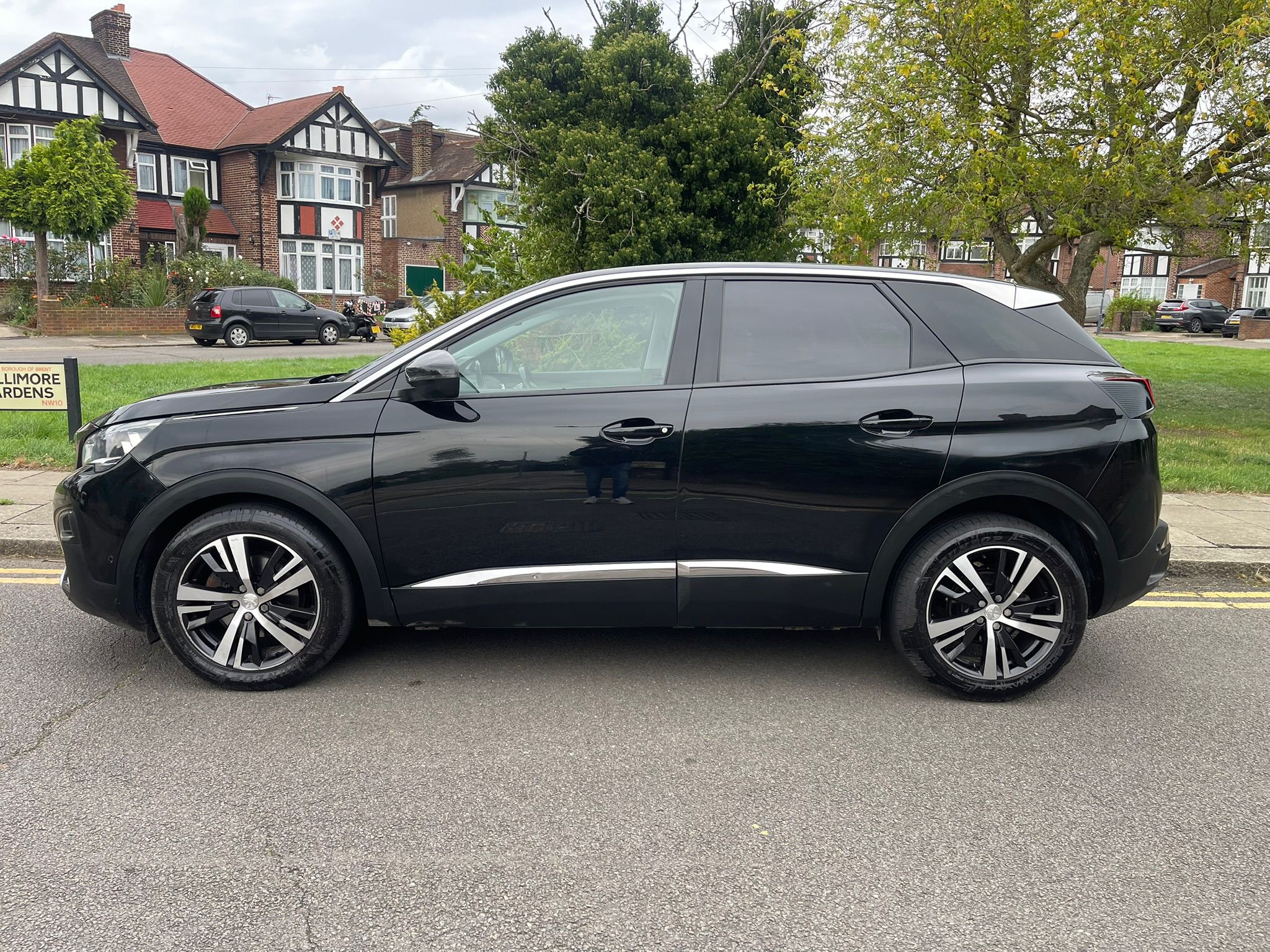 
								Peugeot 3008 Allure full									