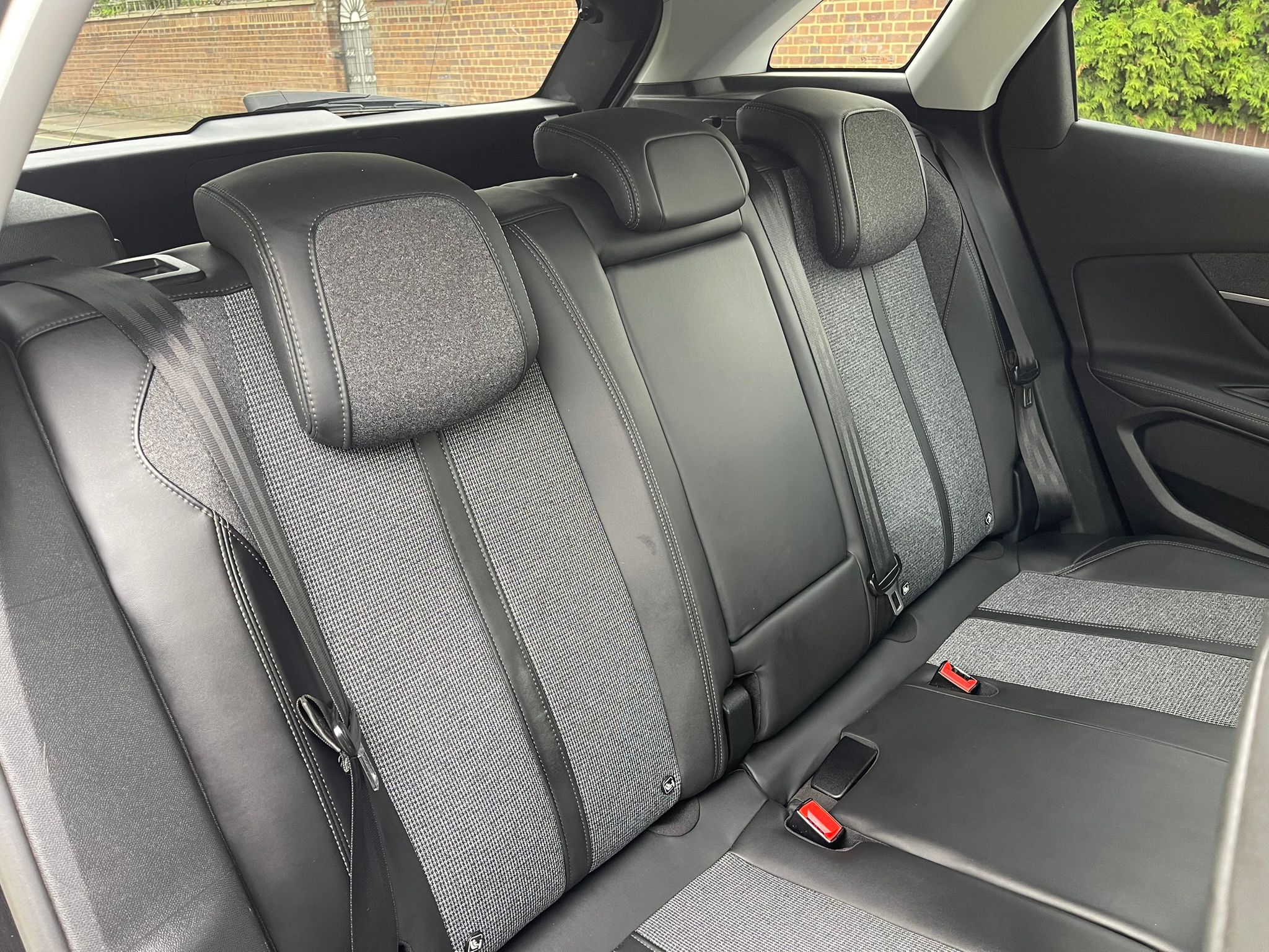
								Peugeot 3008 Allure full									