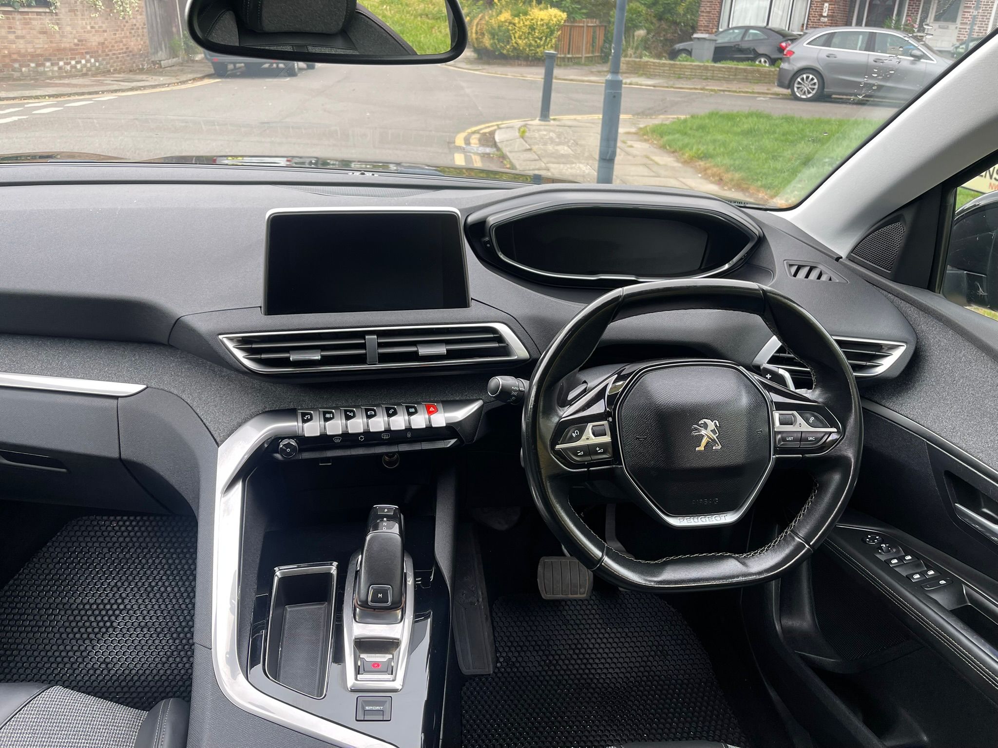 
								Peugeot 3008 Allure full									