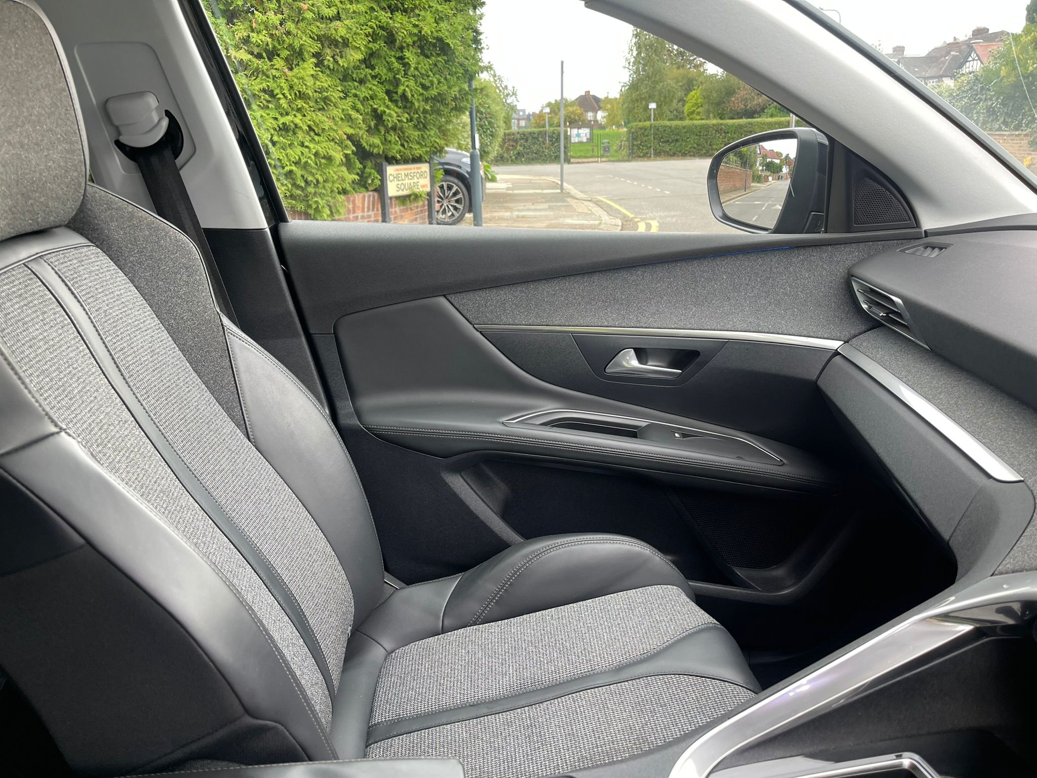 
								Peugeot 3008 Allure full									