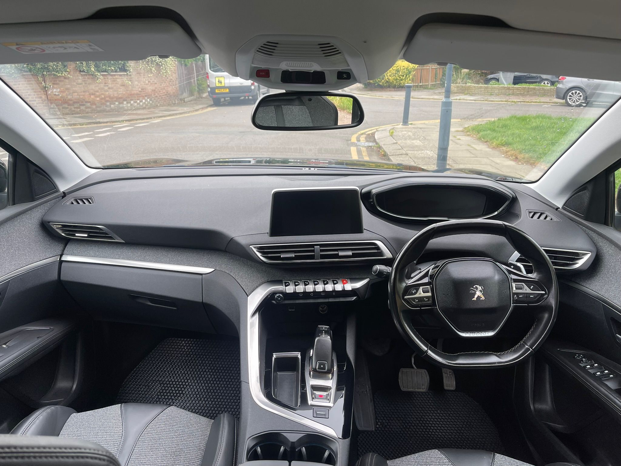 
								Peugeot 3008 Allure full									