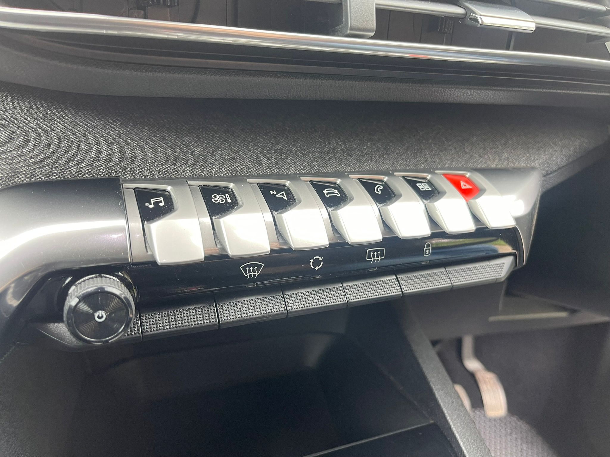 
								Peugeot 3008 Allure full									
