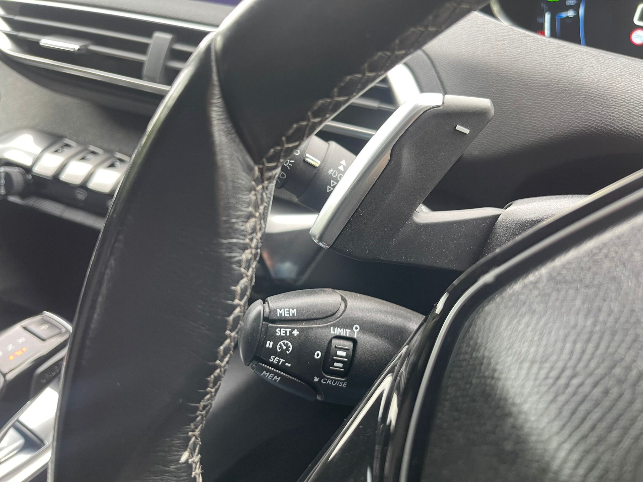 
								Peugeot 3008 Allure full									