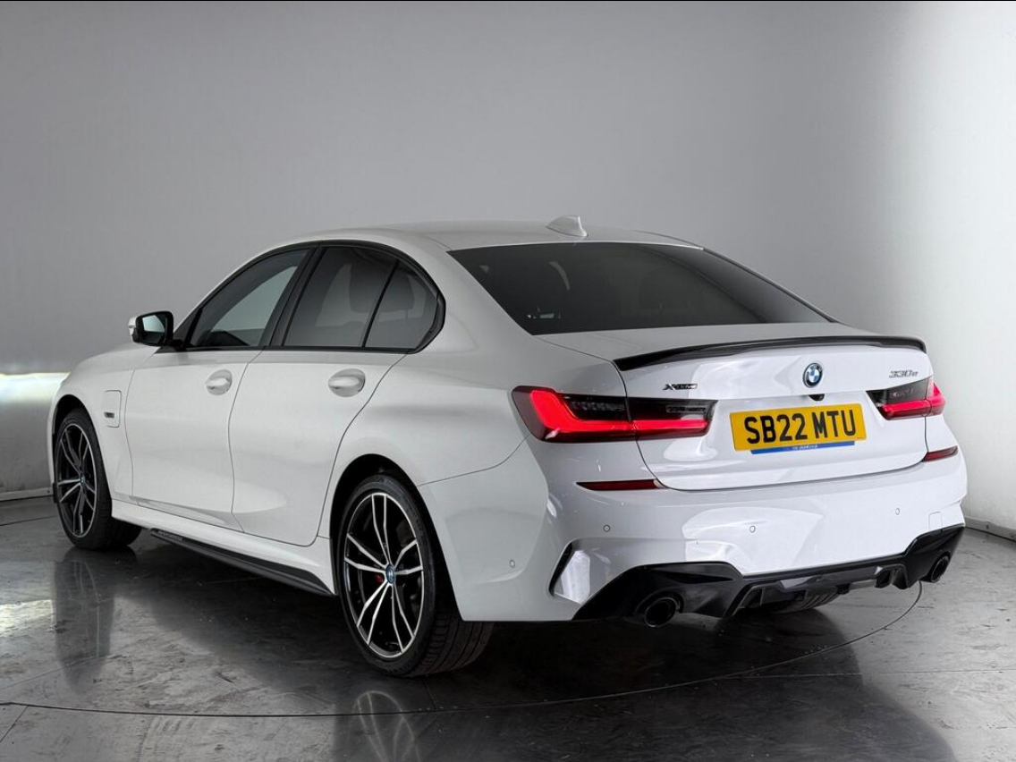 
								BMW 3 Series 2.0 330e 12kWh M Sport Auto xDrive Euro 6 (s/s) 4dr full									