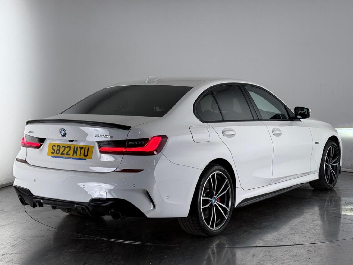 
								BMW 3 Series 2.0 330e 12kWh M Sport Auto xDrive Euro 6 (s/s) 4dr full									