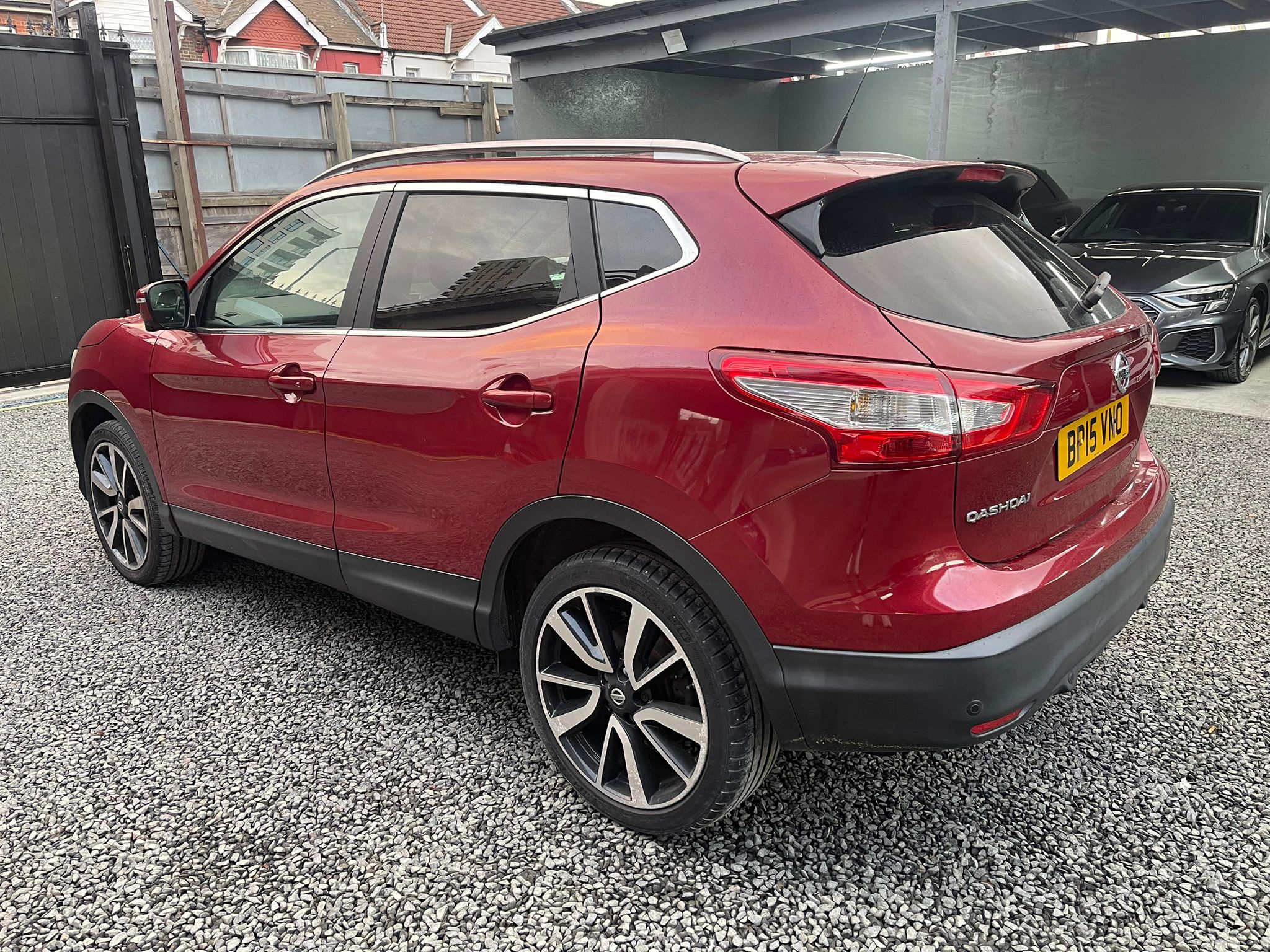 
								2015 Nissan Qashqai 1.2 AUTO full									
