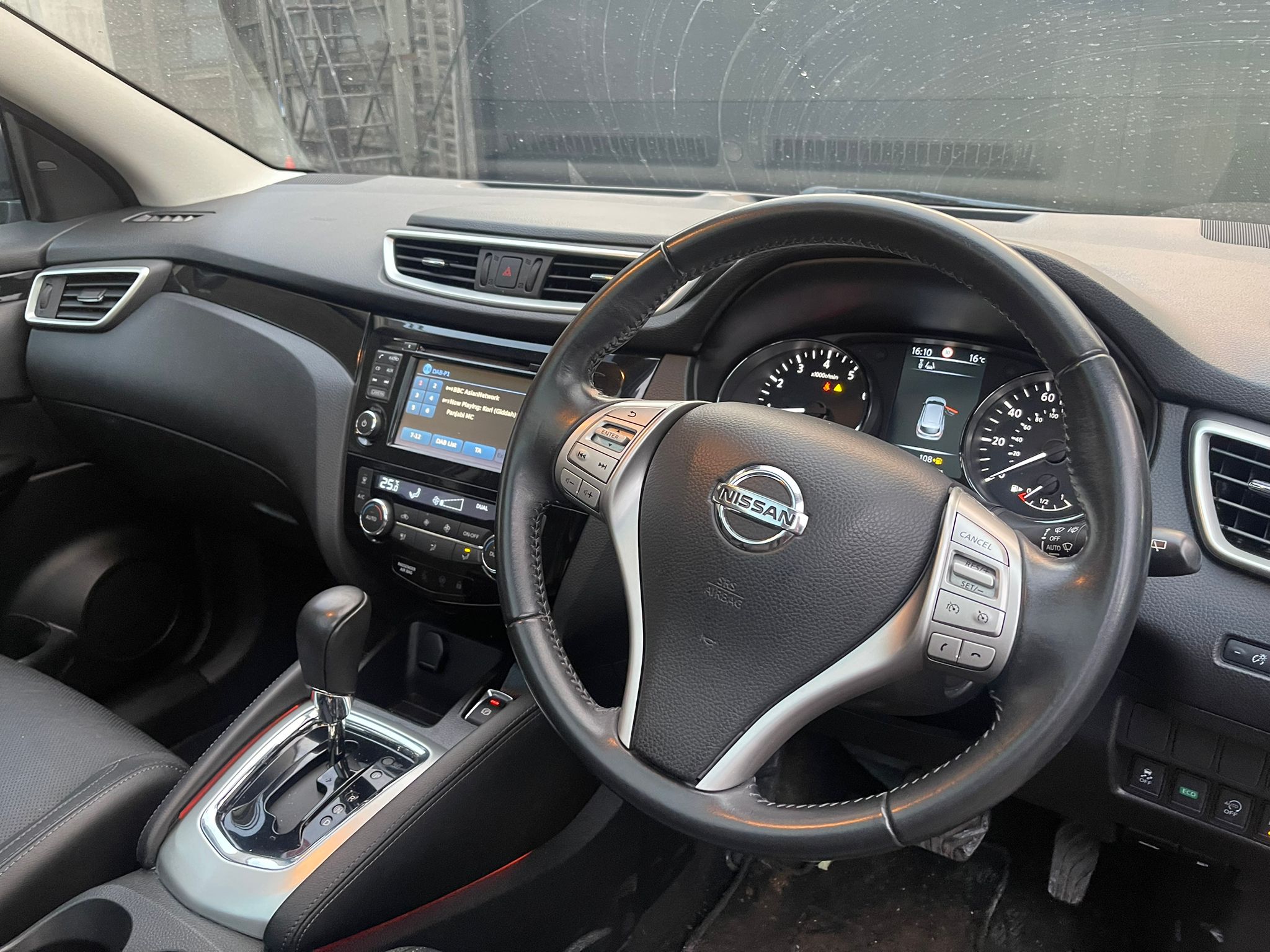 
								2015 Nissan Qashqai 1.2 AUTO full									