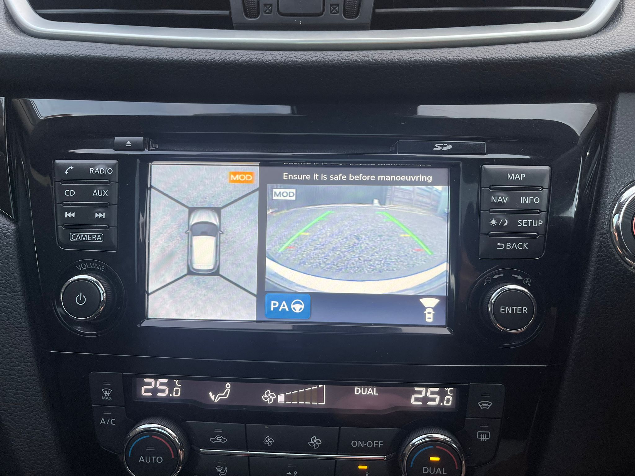 
								2015 Nissan Qashqai 1.2 AUTO full									