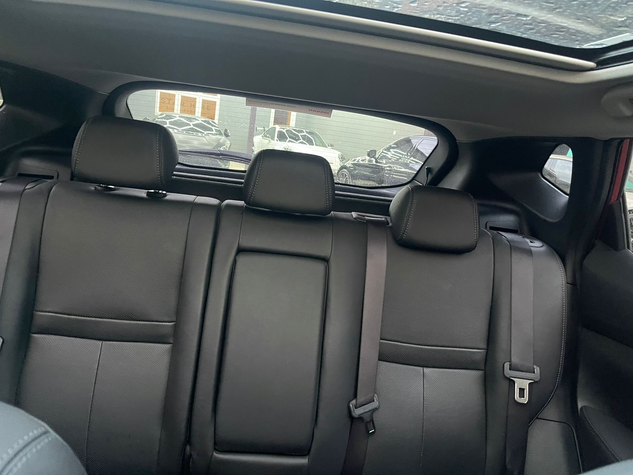 
								2015 Nissan Qashqai 1.2 AUTO full									