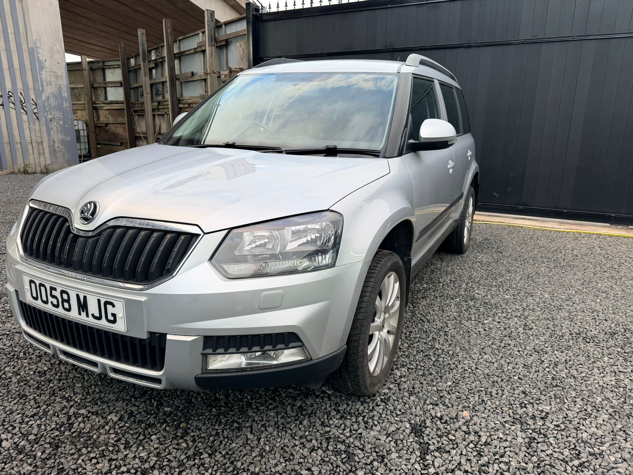 
								2015 Skoda Yeti 1.2 AUTO Petrol full									