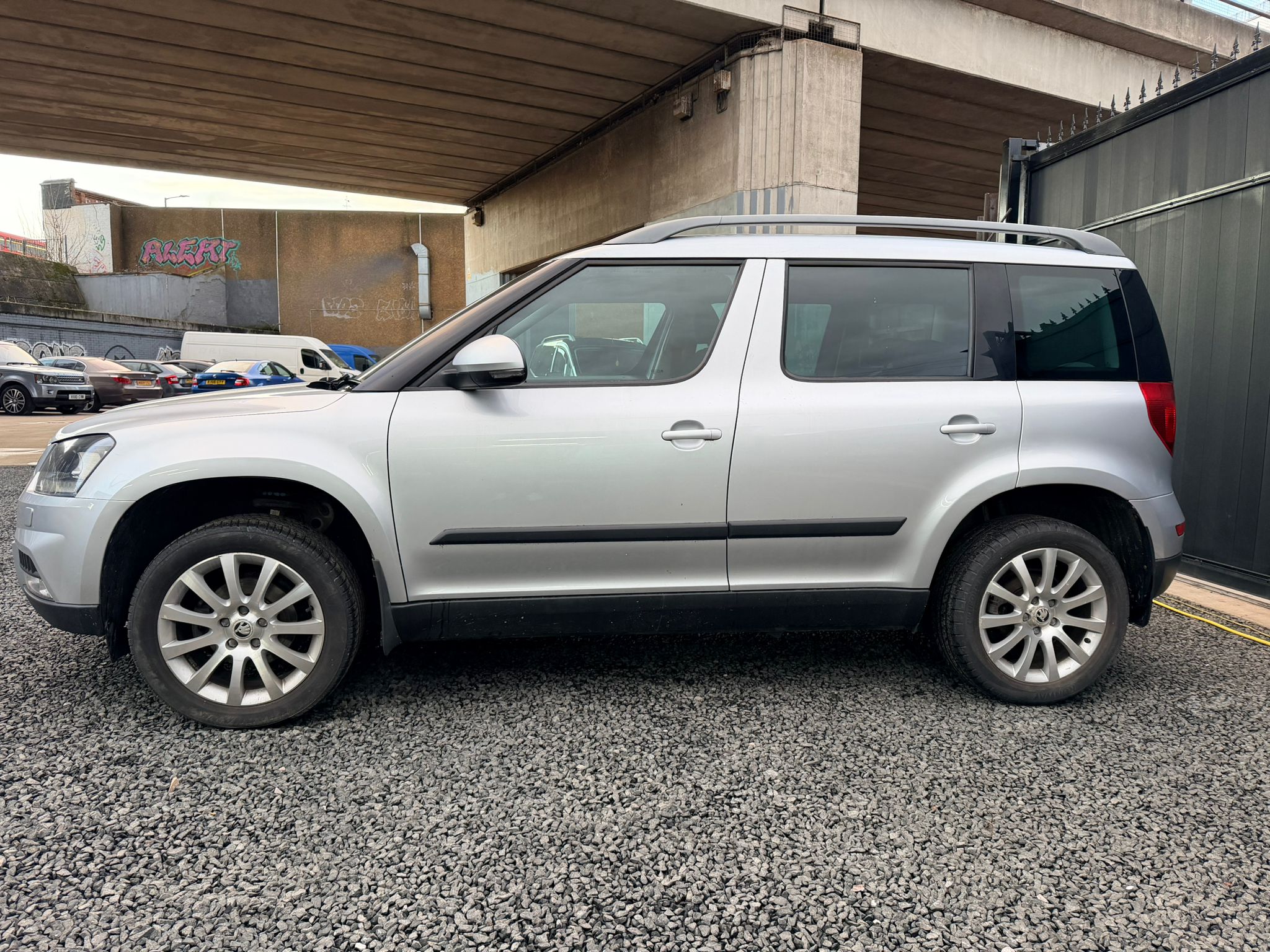 
								2015 Skoda Yeti 1.2 AUTO Petrol full									
