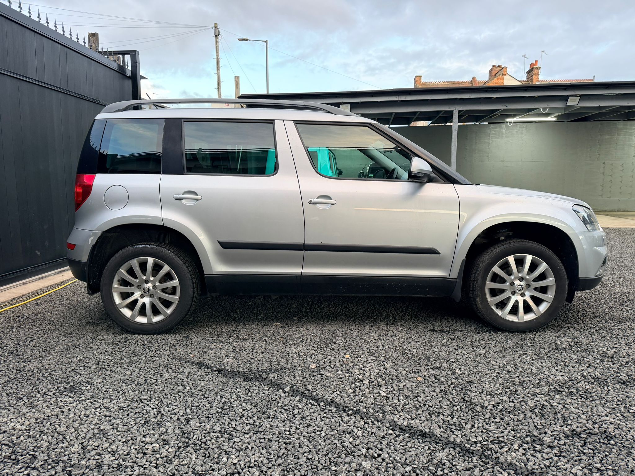 
								2015 Skoda Yeti 1.2 AUTO Petrol full									