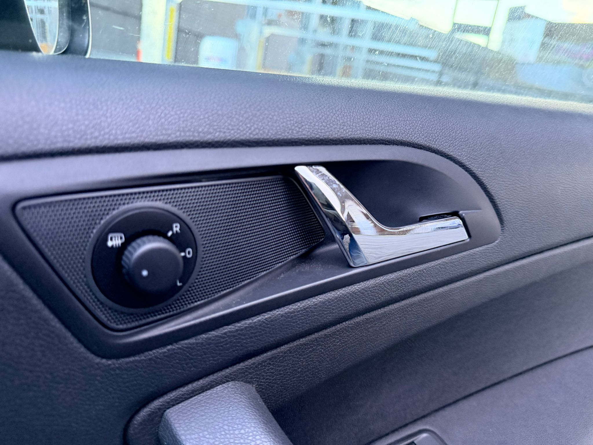 
								2015 Skoda Yeti 1.2 AUTO Petrol full									