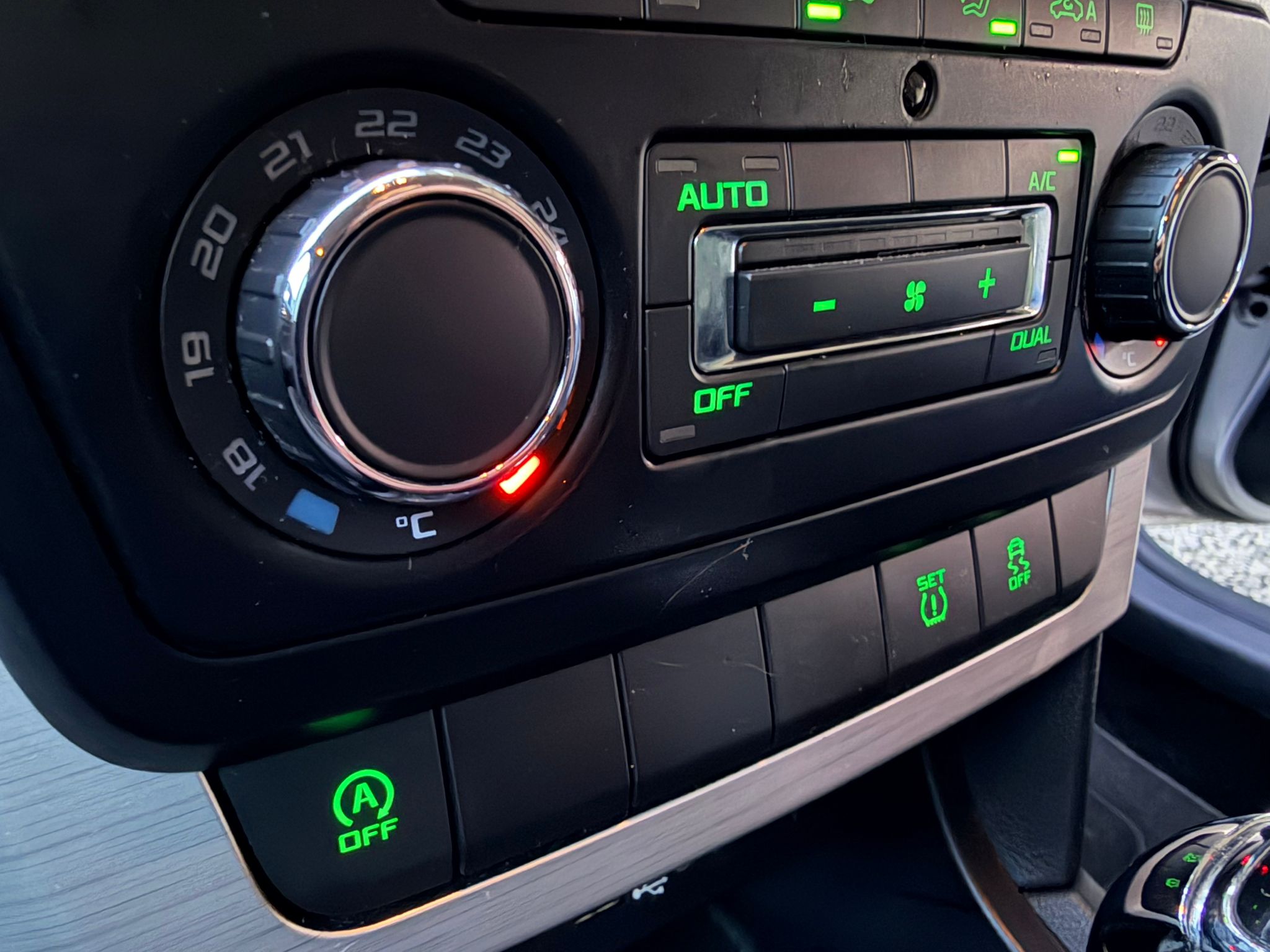 
								2015 Skoda Yeti 1.2 AUTO Petrol full									