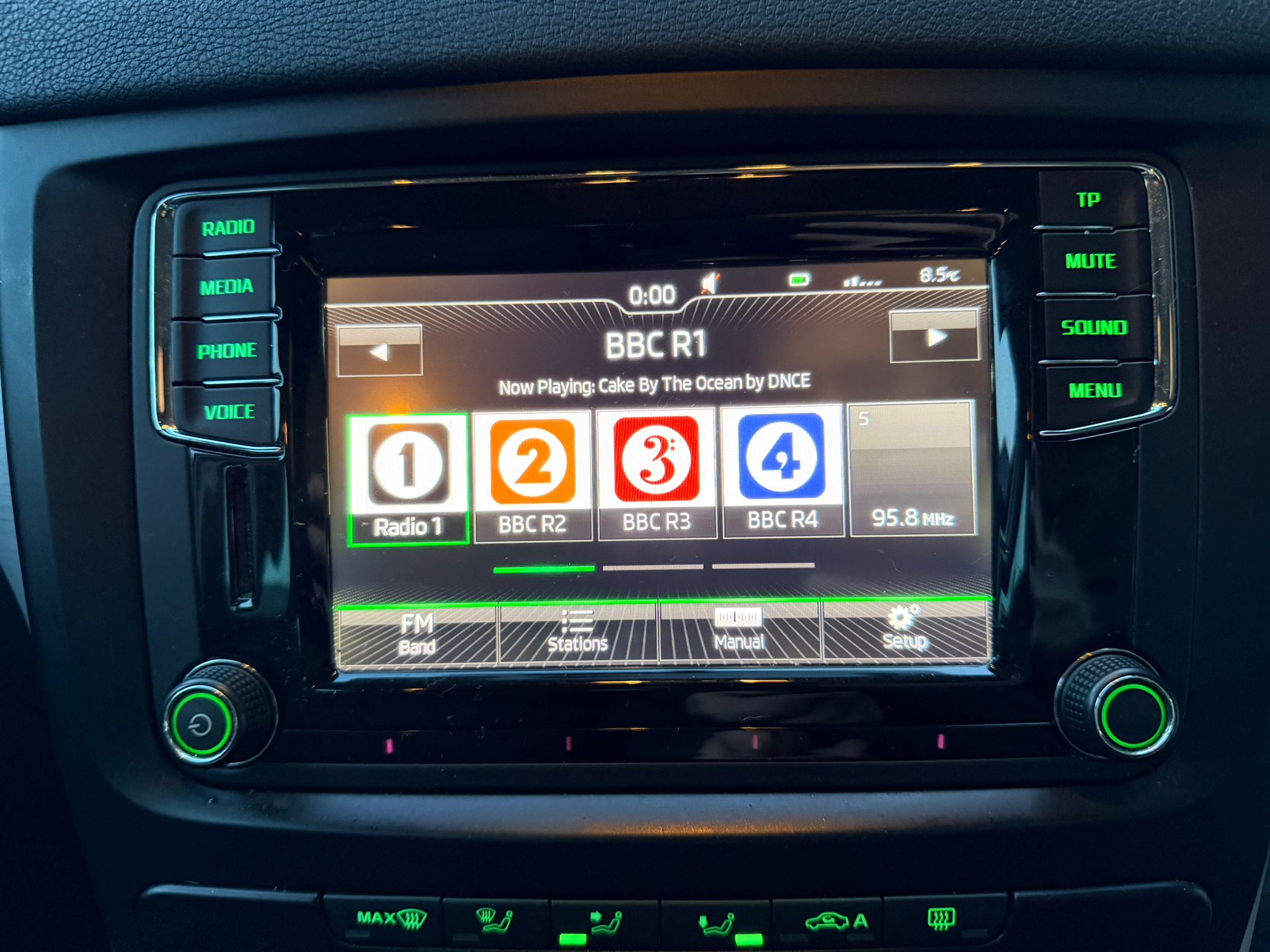 
								2015 Skoda Yeti 1.2 AUTO Petrol full									